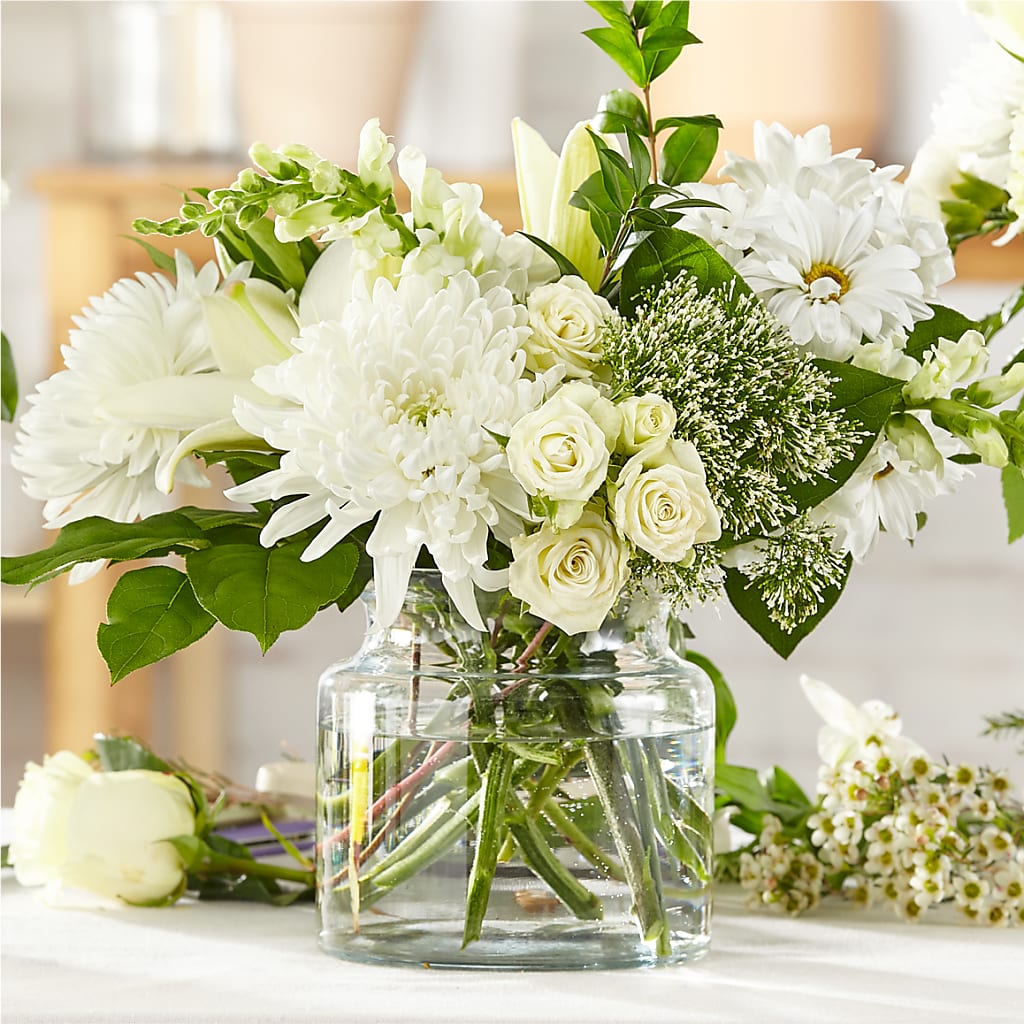 Classic Ivory – A Florist Original – Kay Penny Florist, Hamilton ON