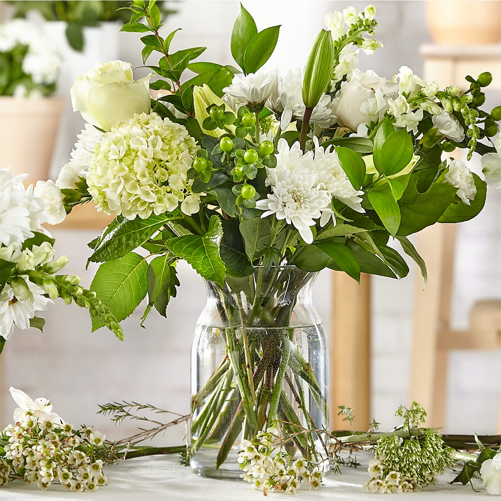 Classic Ivory – A Florist Original – Kay Penny Florist, Hamilton ON